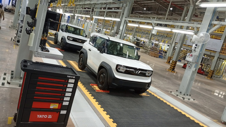 Mengunjungi Pabrik Mobil VinFast Indonesia yang Resmi Beroperasi