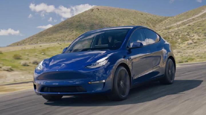 Tesla Model Y Konfigurasi 7 Penumpang Segera Masuk Jalur Produksi