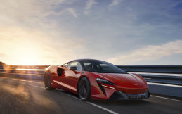 McLaren Automotive Dan Ricardo Sepakat Kembangkan Mesin V8 Hybrid