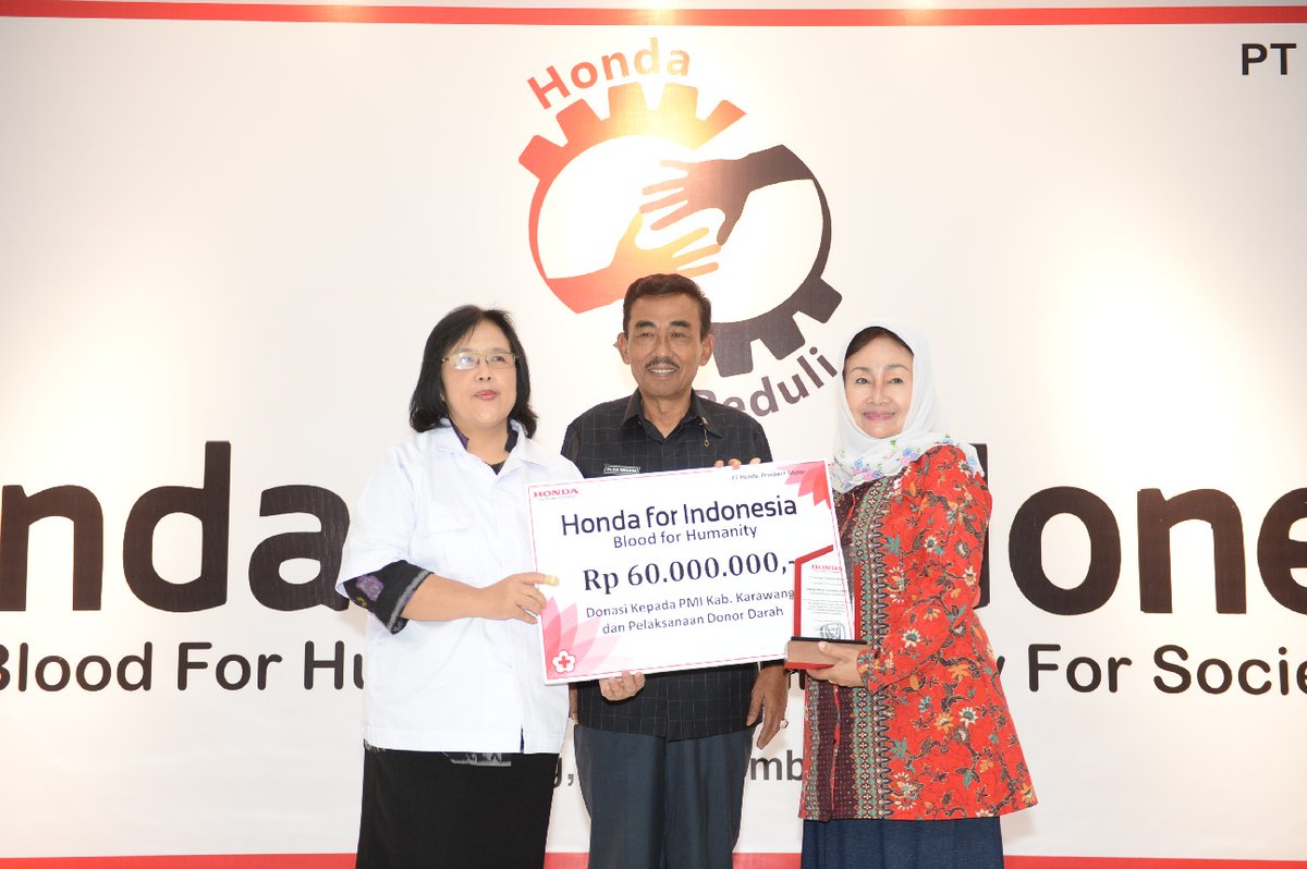 Karyawan PT HPM Bersama Lakukan Donor Darah dan Sumbangan Dana Rp 60 Juta Pada PMI Karawang