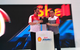 Shell Helix yang memberikan garansi gratis selama 10 tahun atau 200.000 km