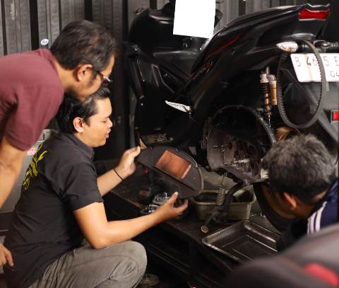 Jelang Akhir Tahun, Bengkel Motor Matik Ini Tawarkan Paket Servis Menarik