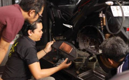 Jelang Akhir Tahun, Bengkel Motor Matik Ini Tawarkan Paket Servis Menarik