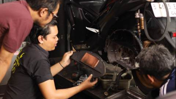 Jelang Akhir Tahun, Bengkel Motor Matik Ini Tawarkan Paket Servis Menarik