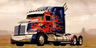 Ayah dan Anak di Rusia Modifikasi Mobil Jadi Optimus Prime