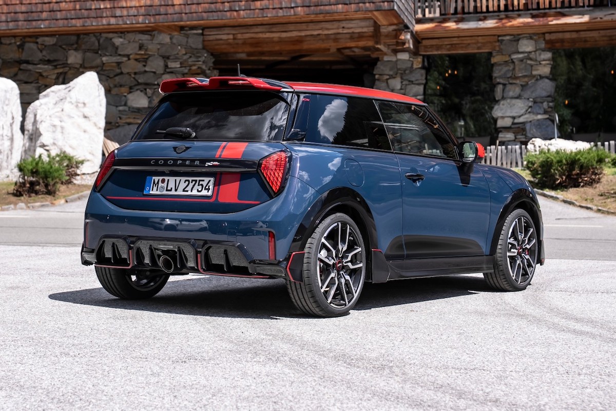 MINI John Cooper Works 3-Door Indigo Sunset Blue
