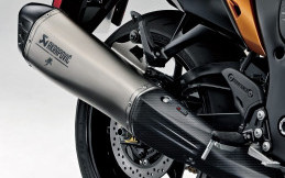 Akrapovic hadirkan Knalpot Khusus Suzuki Hayabusa