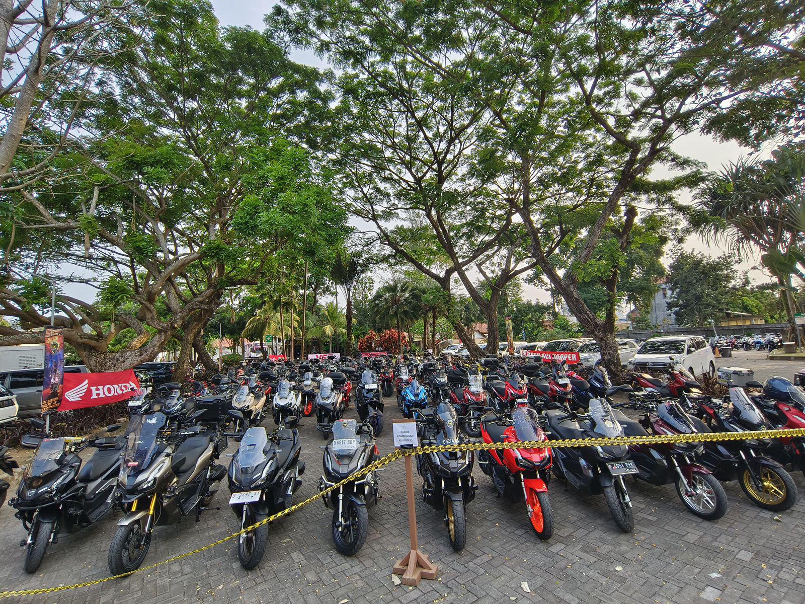 220 ADV Riders Bandung Bawa Misi Sosial untuk Rayakan Ultah ke-5 di Pangandaran