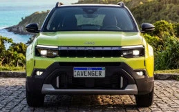 Jeep Avenger Terbaru Tampil di Rio de Janeiro, SUV Kompak Makin Tangguh