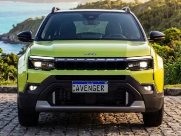 Jeep Avenger Terbaru Tampil di Rio de Janeiro, SUV Kompak Makin Tangguh