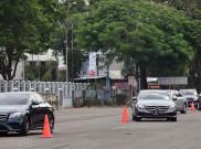 Mercedes Benz Latih Paspampres Operasikan Mobil di Berbagai Situasi