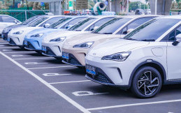 50 Mobil Listrik Neta V-II Resmi Jadi Armada Taksi