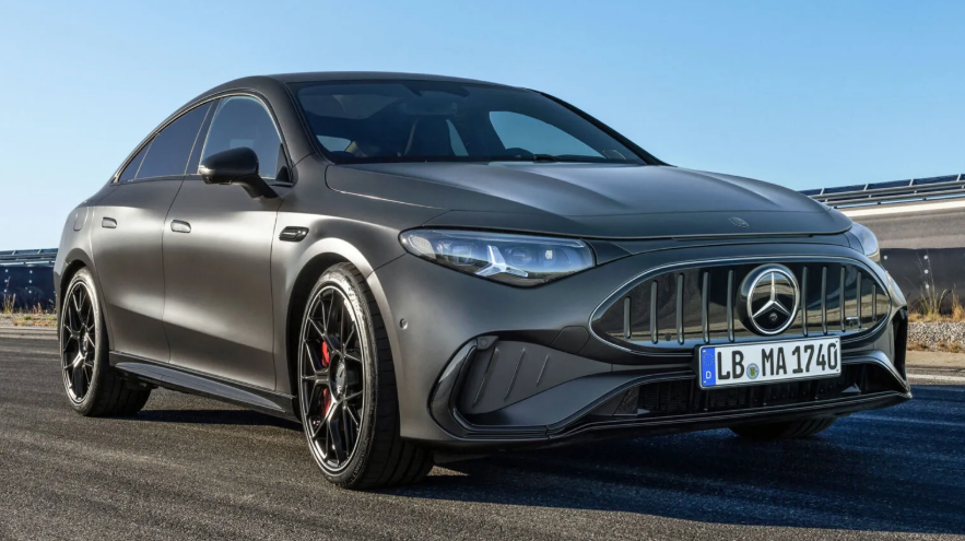 Mercedes-AMG CLA 45 EV Resmi Debut, Pakai Tiga Motor Listrik