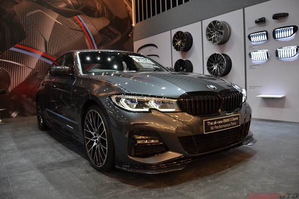 Daftar Harga Aksesori M Performance Untuk BMW 330i dan X5 Di GIIAS 2019, Ada Bonusnya Loh!