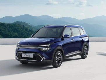 Kia Carens Transmisi Manual Segera Meluncur, Incar 5 Persen Pasar Low MPV Indonesia
