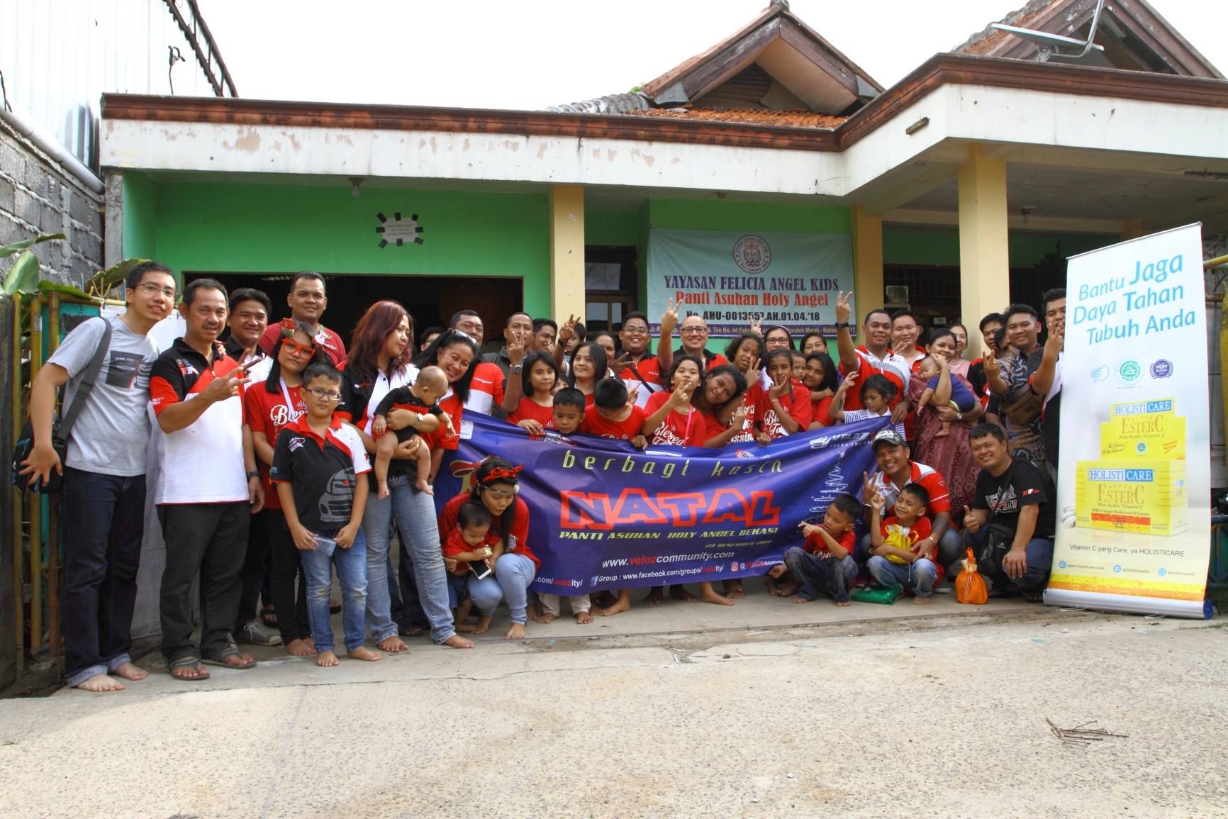 Velozity Rayakan Natal di Panti Asuhan Bekasi