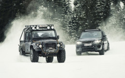 Land Rover Defender di James Bond 