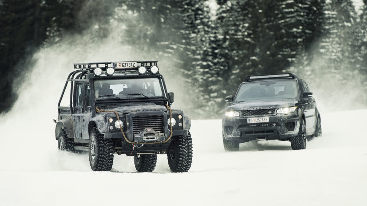 Land Rover Defender di James Bond 