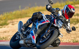 BMW M 1000 R 2023 Resmi Meluncur, Siap Turun ke Sirkuit