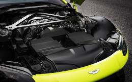 Aston Martin Pertimbangkan Gunakan Mesin Mercedes Pada Vantage