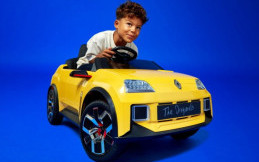 Renault 5 E-Tech Jadi Mobil Mungil Untuk Si Kecil