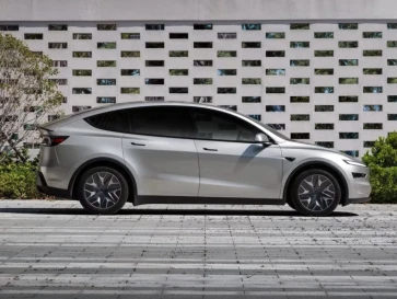 Tesla Model Y L Resmi Meluncur, Pakai Format 6 Seater dan Teknologi Grok AI