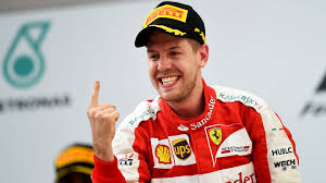 Vettel Nikmati Persaingan dengan Hamilton