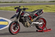 Ducati Hypermotard 698 Mono Nera, Tampil Sangar dengan Livery Hitam Merah