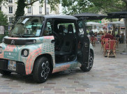 Desain Unik Berpadu Ikonik Paris Citroen Ami, si Mobil Listrik Mungil