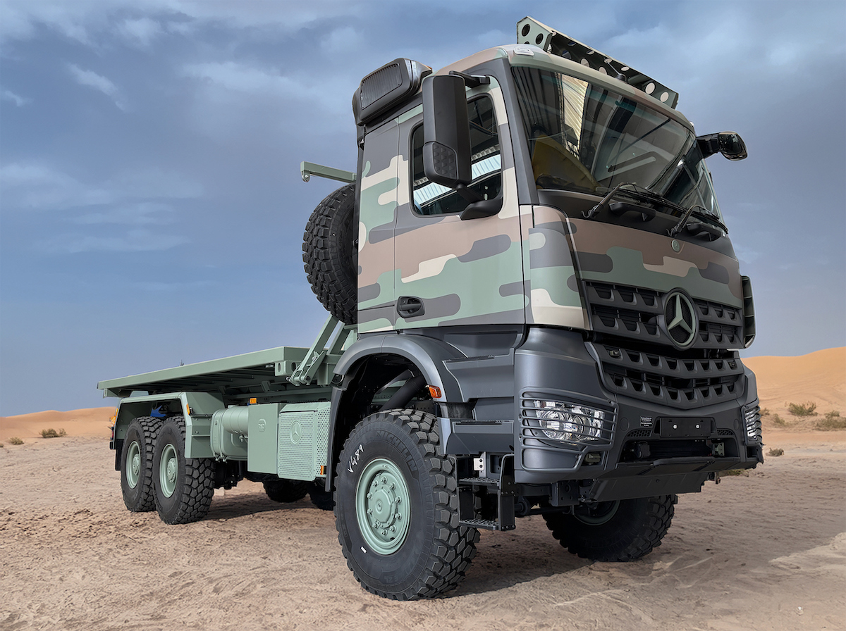 juga menawarkan fleksibilitas berupa perakitan lokal untuk truk Mercedes-Benz yang telah dimiliterisasi di negara-negara konsumen sesuai dengan regulasi setempat