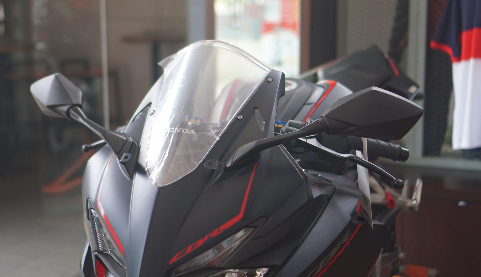 Kaca Spion Motor Bukan Sekadar Aksesori, Ini Tips Menggunakannya agar Lebih Sigap