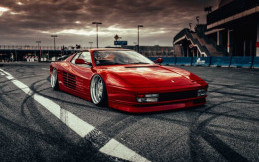 Ferrari Testarossa Bergaya Stance, Siapa Takut?
