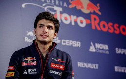 McLaren Tunjuk Carlos Sainz Jr Jadi Pengganti Alonso Musim Depan
