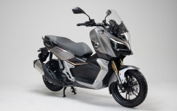 QJMotor Hadirkan 2 Skutik Harian, Fort 250 Adventure CBS dan Viento AX180 CBS