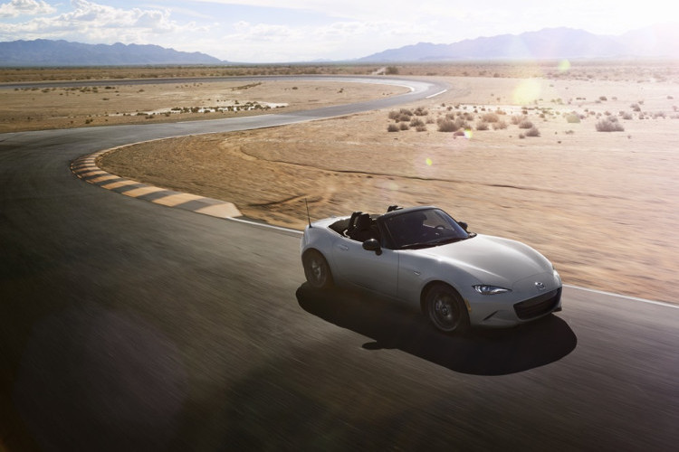 Mazda MX-5 Miata Interior Alcantara Dibanderol Rp511 Jutaan