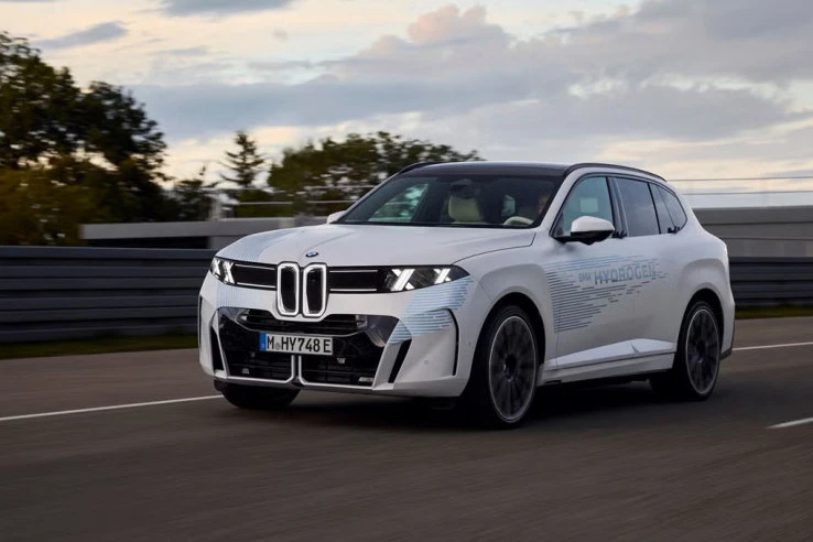 BMW iX5 Hydrogen Selangkah Lagi Masuk Lini Produksi