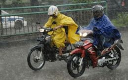 Musih Hujan Tiba, Begini Cara Merawat Motor Supaya Tetap Prima
