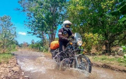 Cerita IOX Menguji Royal Enfield Himalayan di Indonesia Timur