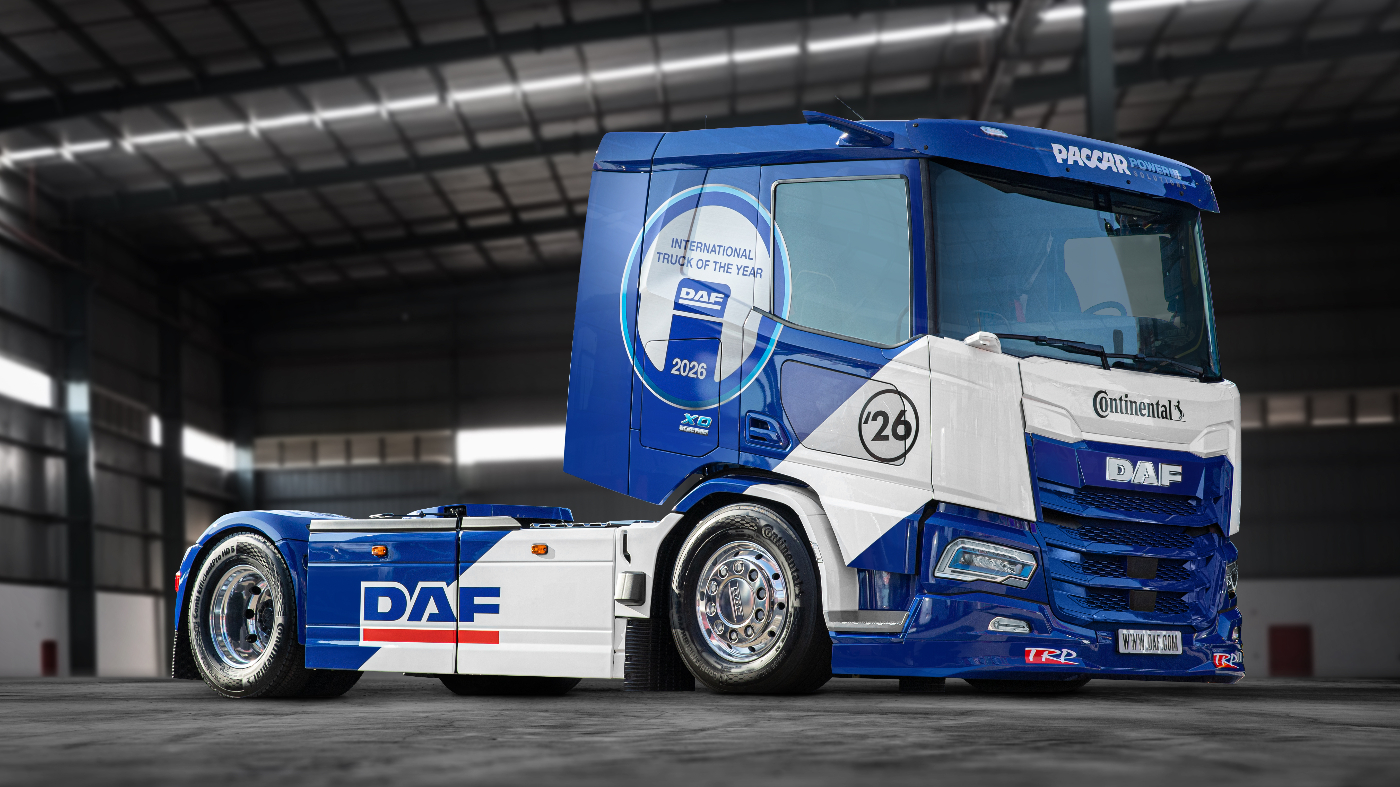 Bawa Livery Balap 1996, Intip Keandalan Truk Listrik Pengangkut Susu DAF XD Electric