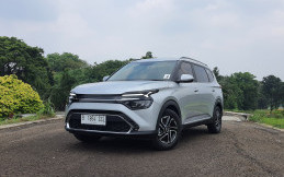 Ulas Lengkap Fitur Mewah Kabin Kia Carens 1.5