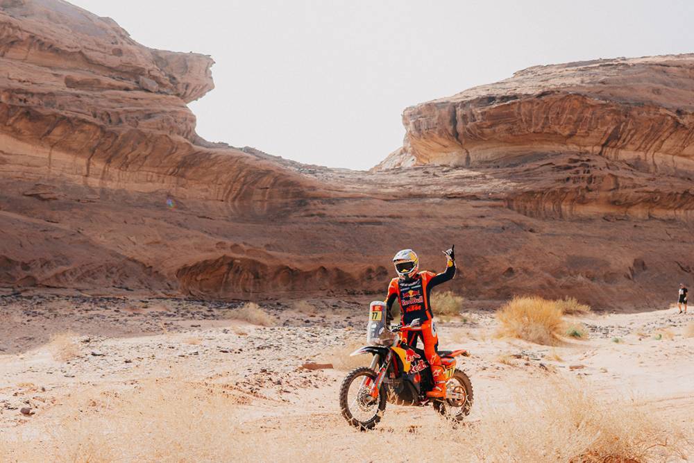 KTM Singkirkan Honda di SS5 Dakar 2026, Luciano Benavides Ngamuk!