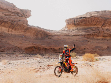 KTM Singkirkan Honda di SS5 Dakar 2026, Luciano Benavides Ngamuk!