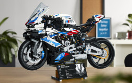 Lego Technic BMW M 1000 RR Dibanderol Rp4 Jutaan