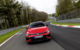 Volkswagen Golf GTI Edition 50 Jadi Edisi Spesial yang Luar Biasa