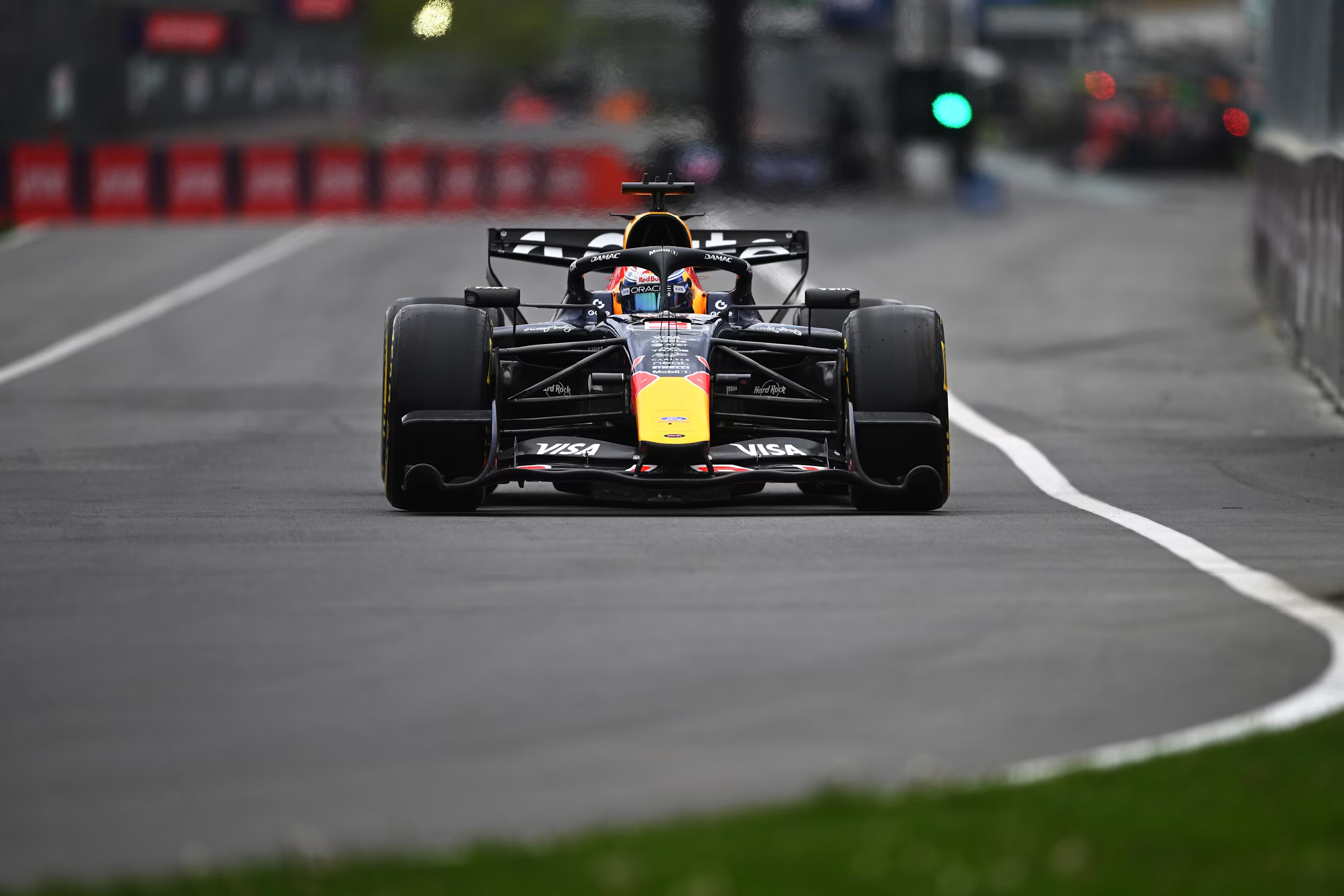 Max Verstappen Mencoba untuk Mempertahankan Posisi Red Bull Racing