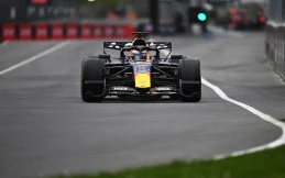 Max Verstappen Mencoba untuk Mempertahankan Posisi Red Bull Racing