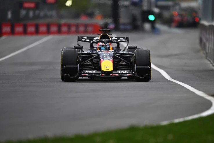 Max Verstappen Mencoba untuk Mempertahankan Posisi Red Bull Racing