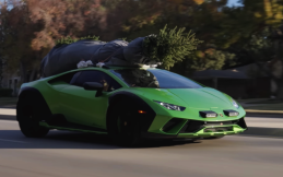 Lamborghini Huracan Sterrato Seharga Rp5 Miliaran Terbang Cari Pohon Natal