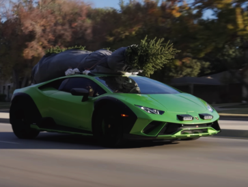 Lamborghini Huracan Sterrato Seharga Rp5 Miliaran Terbang Cari Pohon Natal