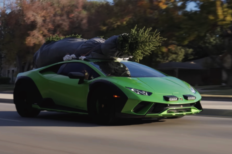 Lamborghini Huracan Sterrato Seharga Rp5 Miliaran Terbang Cari Pohon Natal